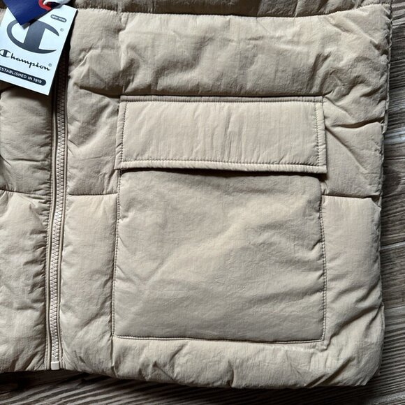 Champion Puffer Vest Mens M NEW Barn Field Utility Gorpcore Grunge Outdoor Warm - Picture 7 of 7